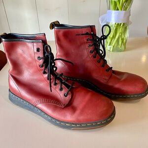 Dr. Martens Newton 8 Eye Lite Boots - 12 M